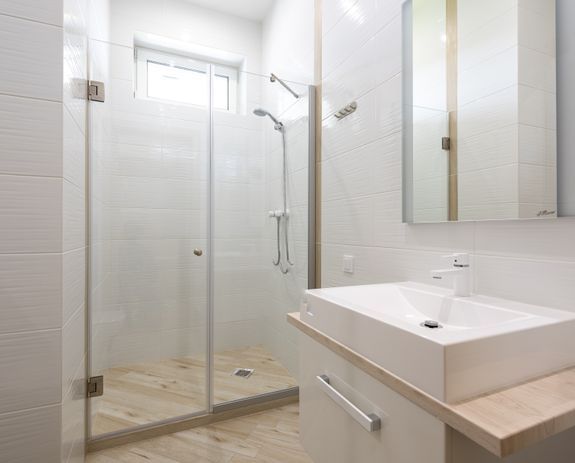 Can safety glass be used in residential applications?